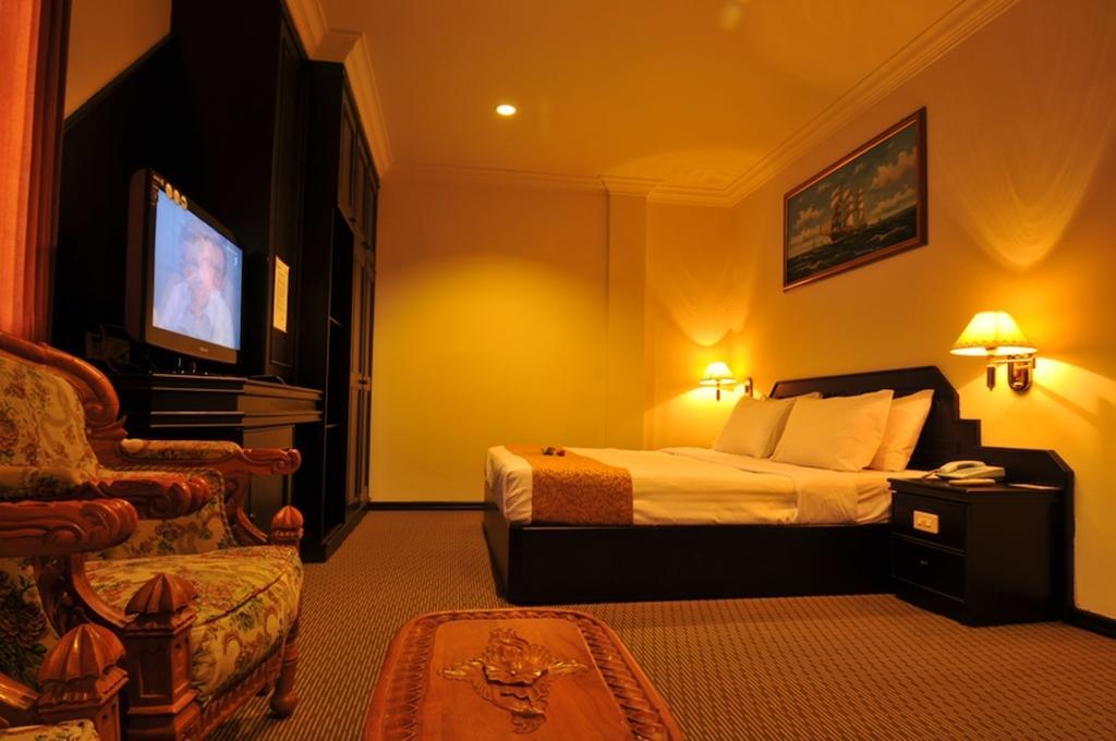 Hotel Laguna Tanjungpinang Exteriör bild